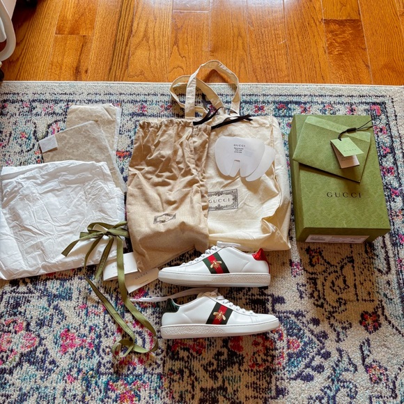 NWOT✨ Gucci Ace Bee Sneakers 🐝 with all Original Packaging ❤️ - Picture 7 of 16